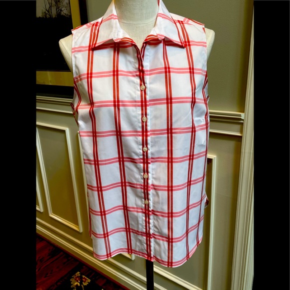 Lands End sleeveless no iron blouse